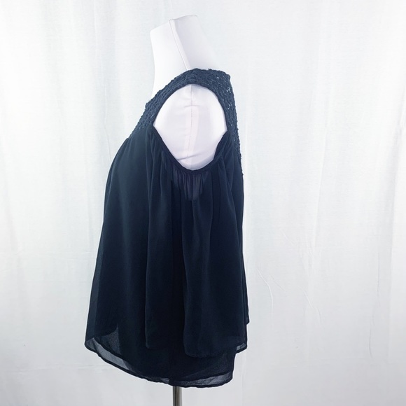 Toska cold shoulder black top - Picture 5 of 10